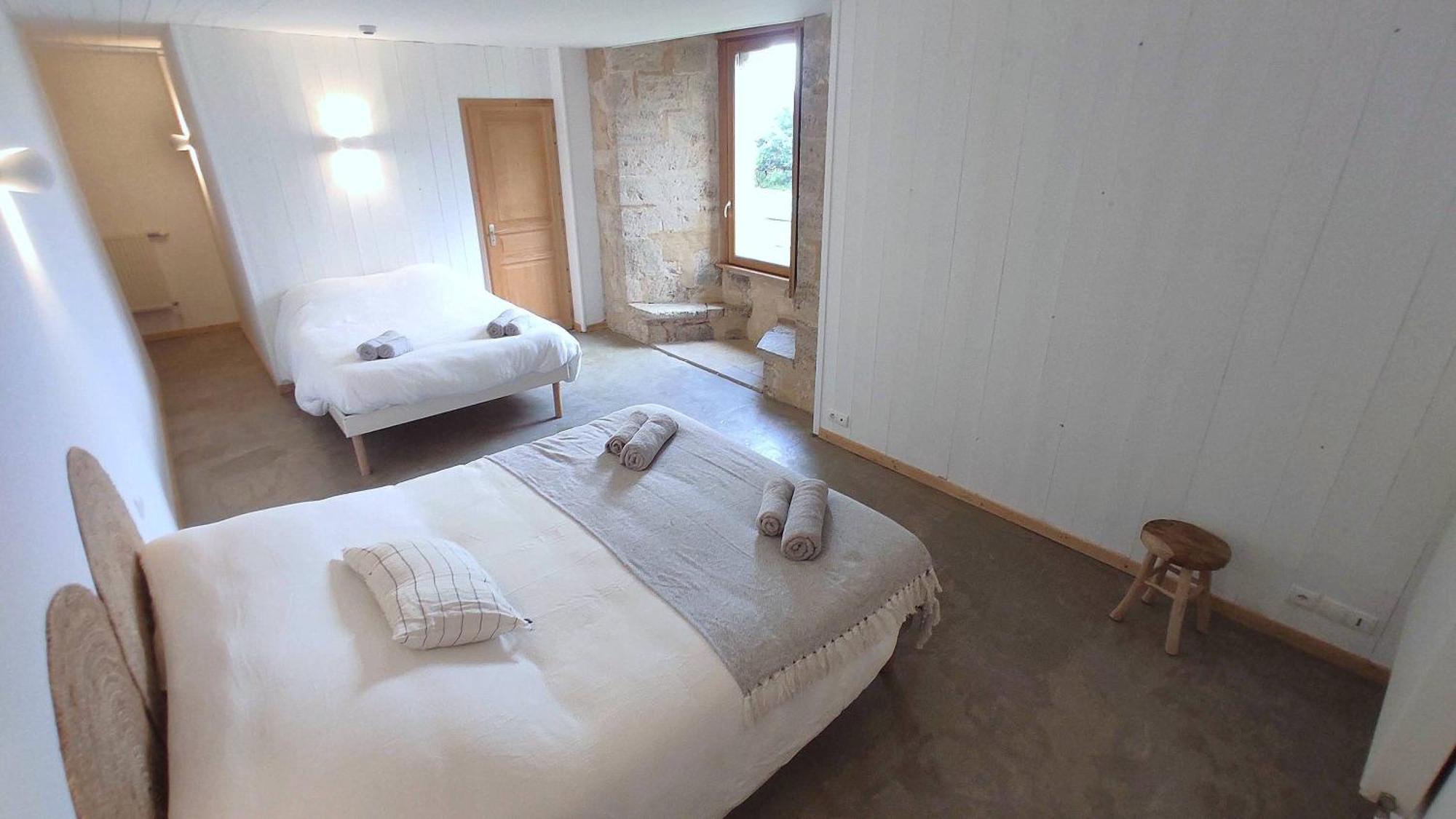 Abbaye Saint Gilbert Bed & Breakfast Exterior photo