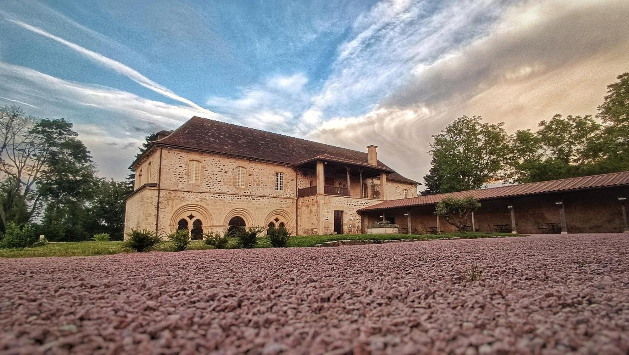 Abbaye Saint Gilbert Bed & Breakfast Exterior photo