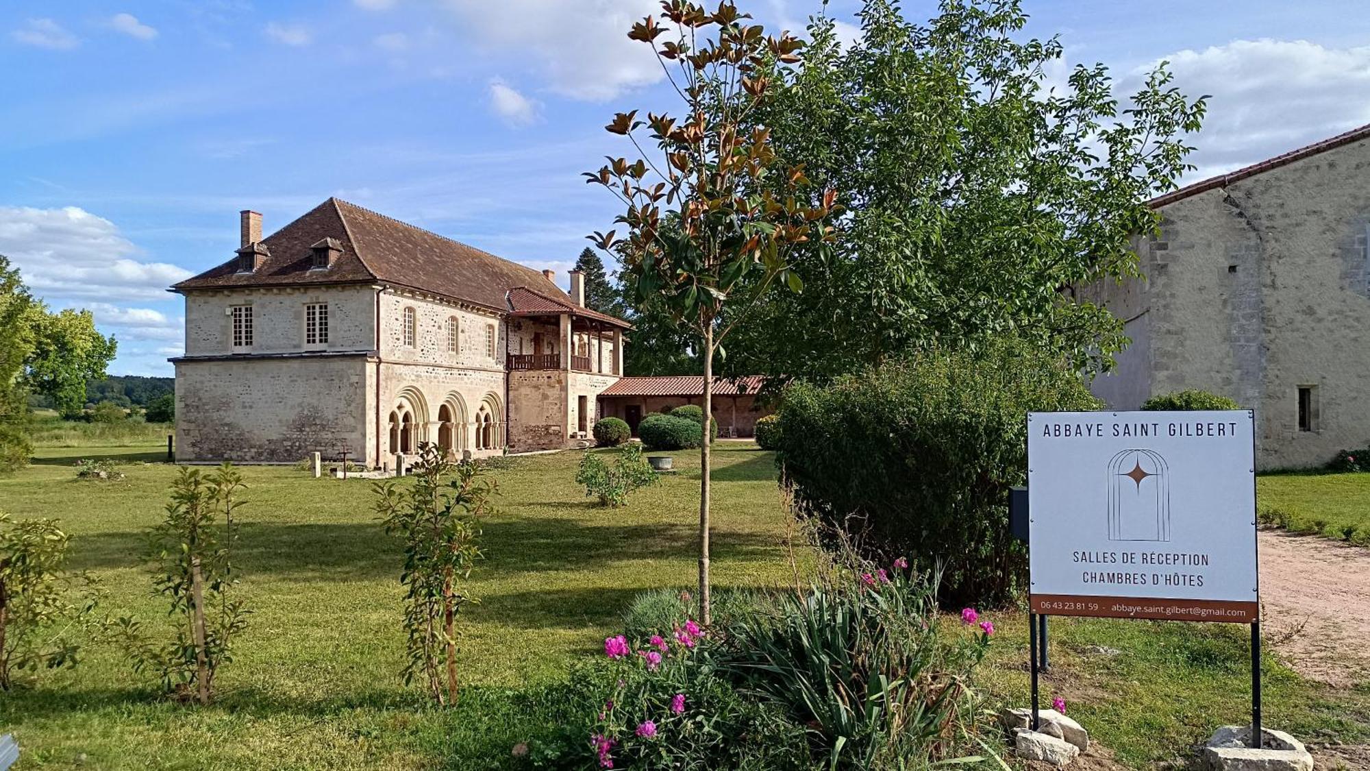 Abbaye Saint Gilbert Bed & Breakfast Exterior photo