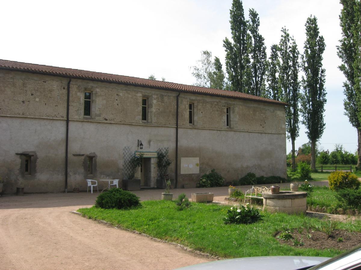 Abbaye Saint Gilbert Bed & Breakfast Exterior photo